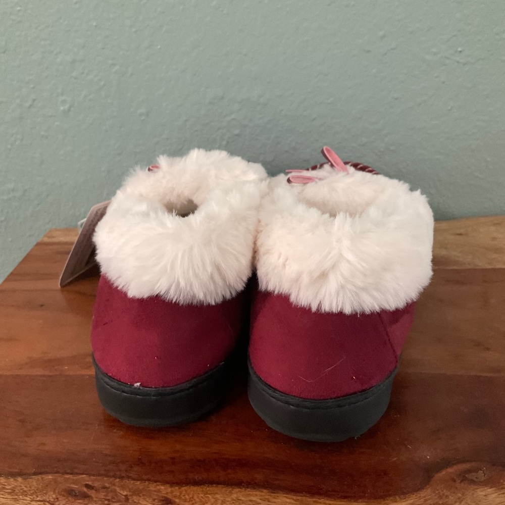 Red Slippers - Picture 2 of 8